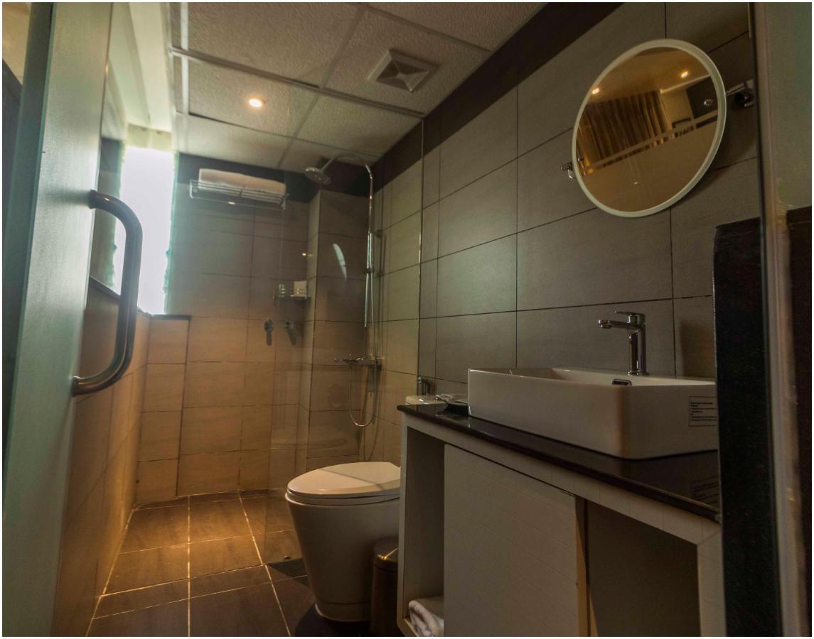 Birtamode Hotel The Kingsbury מראה חיצוני תמונה